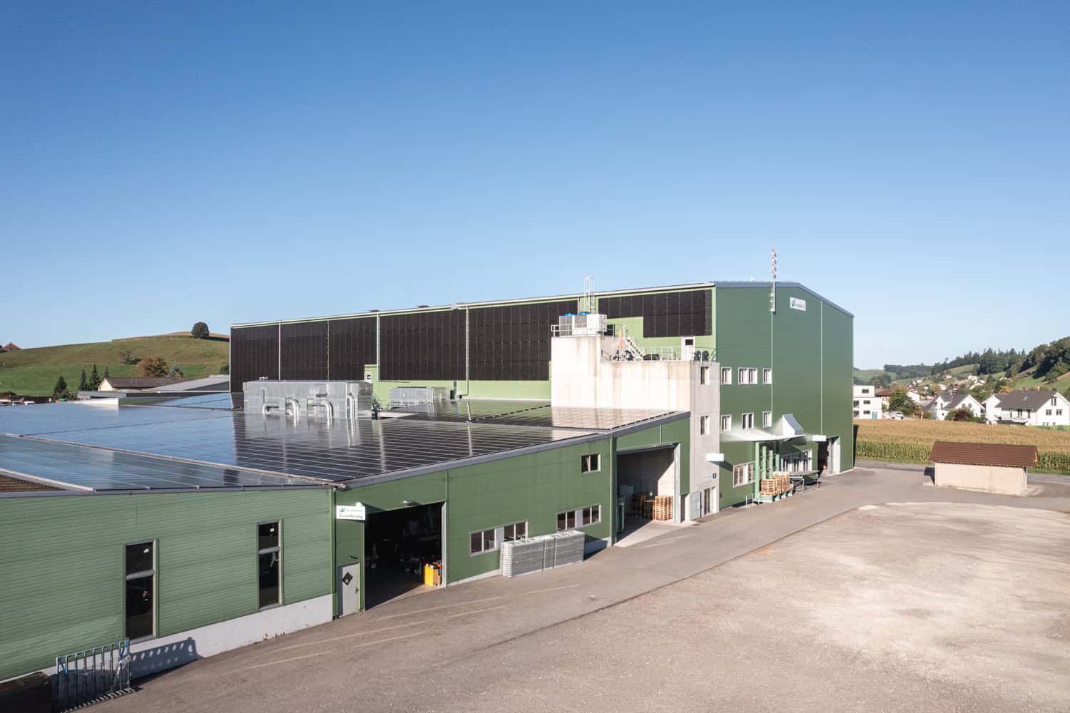 Erweiterung Halle durch Dubach Holzbau