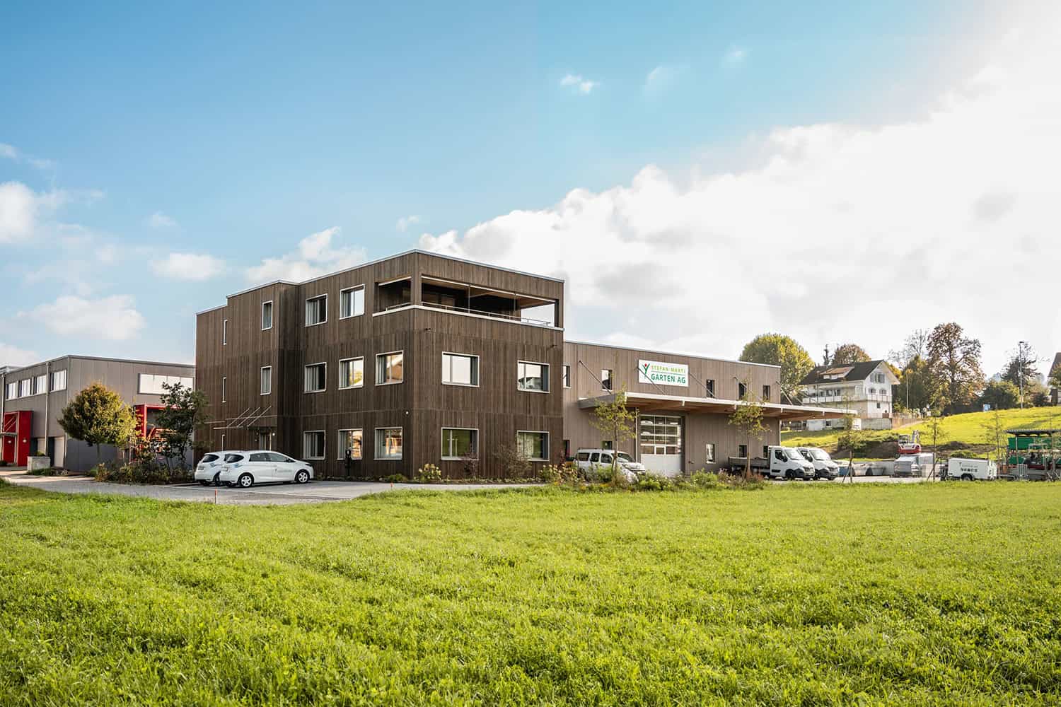 Neubau Gewerbegebäude in Grosswangen durch Dubach Holzbau, Aussenansicht