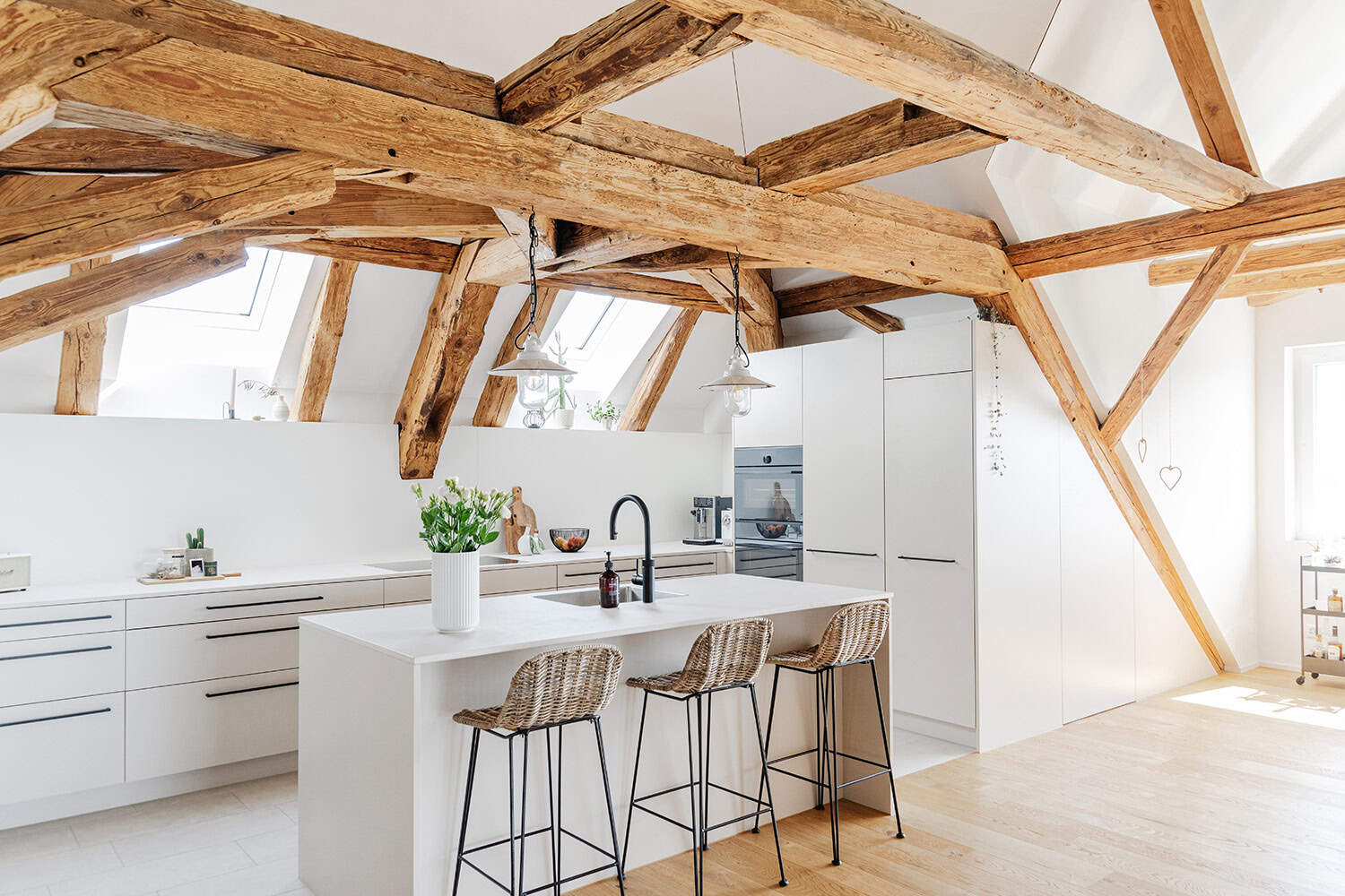 Innenausbau Umbau Wohnhaus in Kaltbach durch Dubach Holzbau, Ansicht Küche